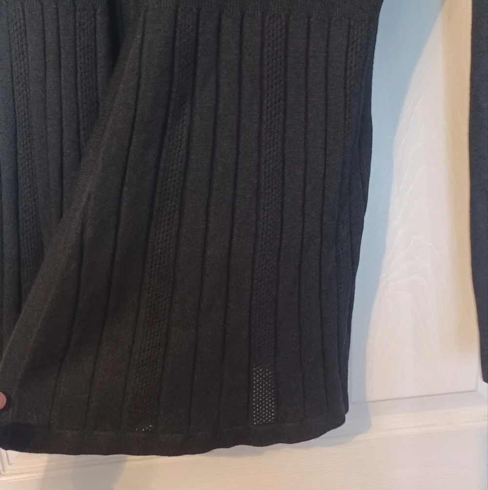 💰Carolyn Taylor Peplum Cardigan - Picture 5 of 7